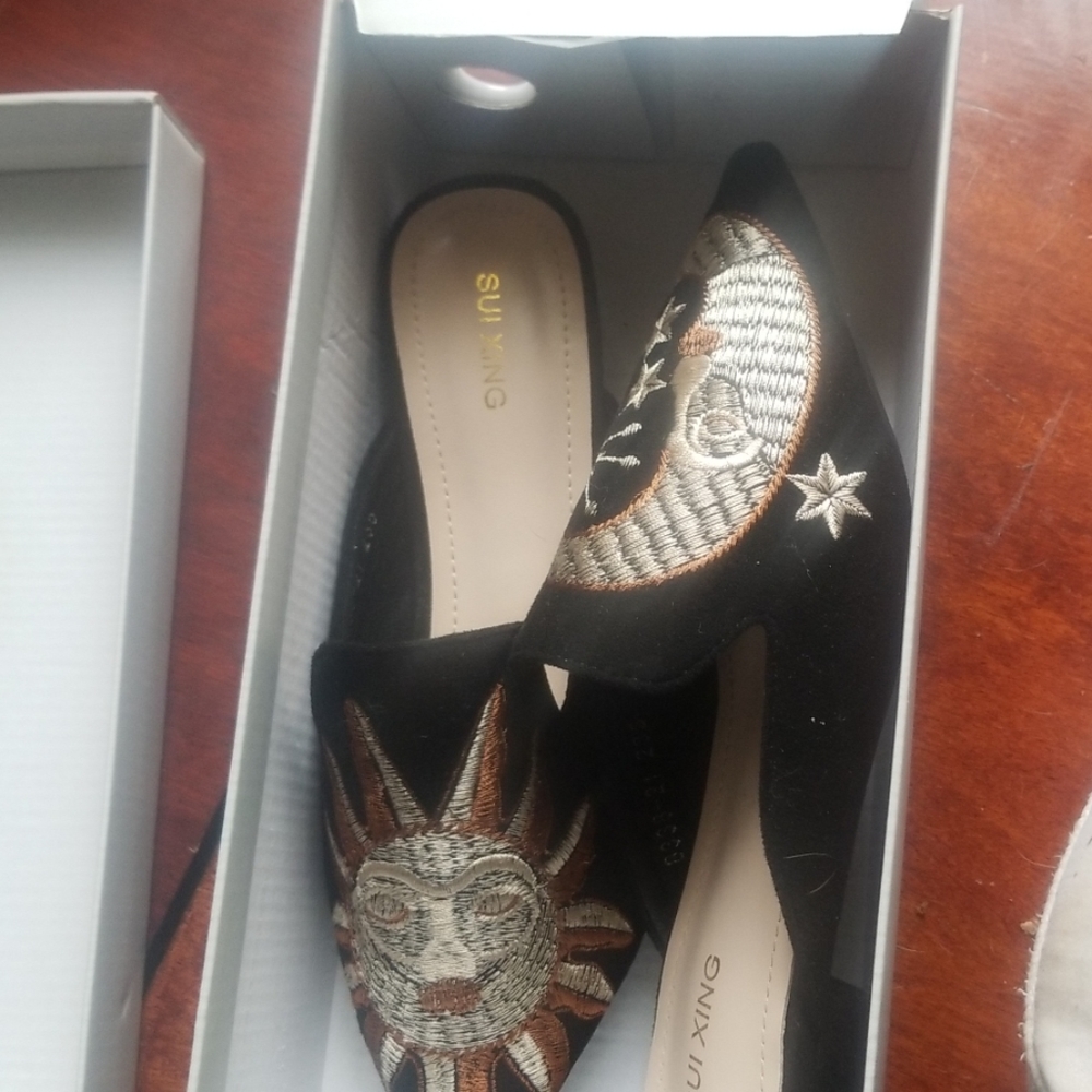 Moon Embroidered Flat Mules Size 6 US